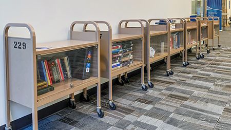 A scene that depicts Lokmobiles