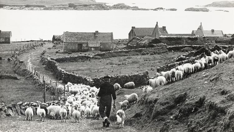  Ireland’s idealized community: How time transformed a vision 